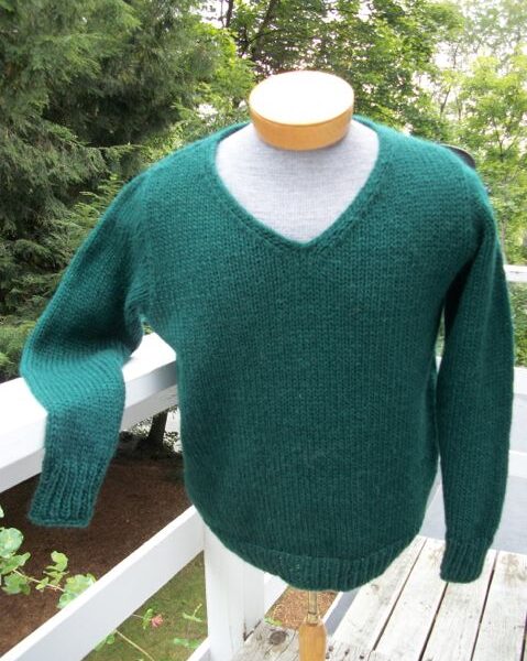 Icelandic Wool v-neck Pullover